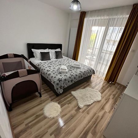 Escape Lounge Apartment Craiova Exterior photo