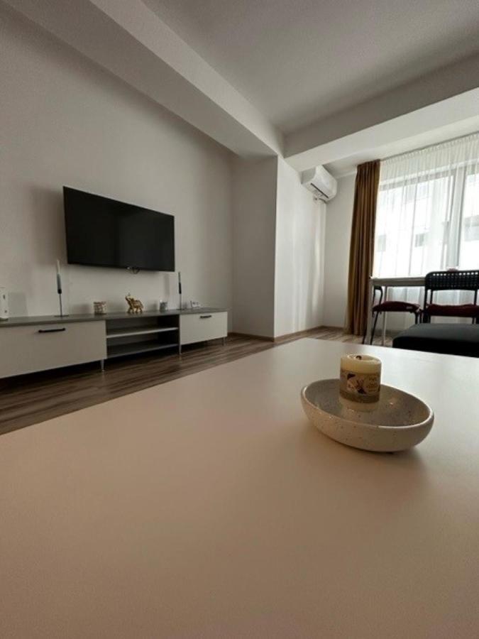 Escape Lounge Apartment Craiova Exterior photo