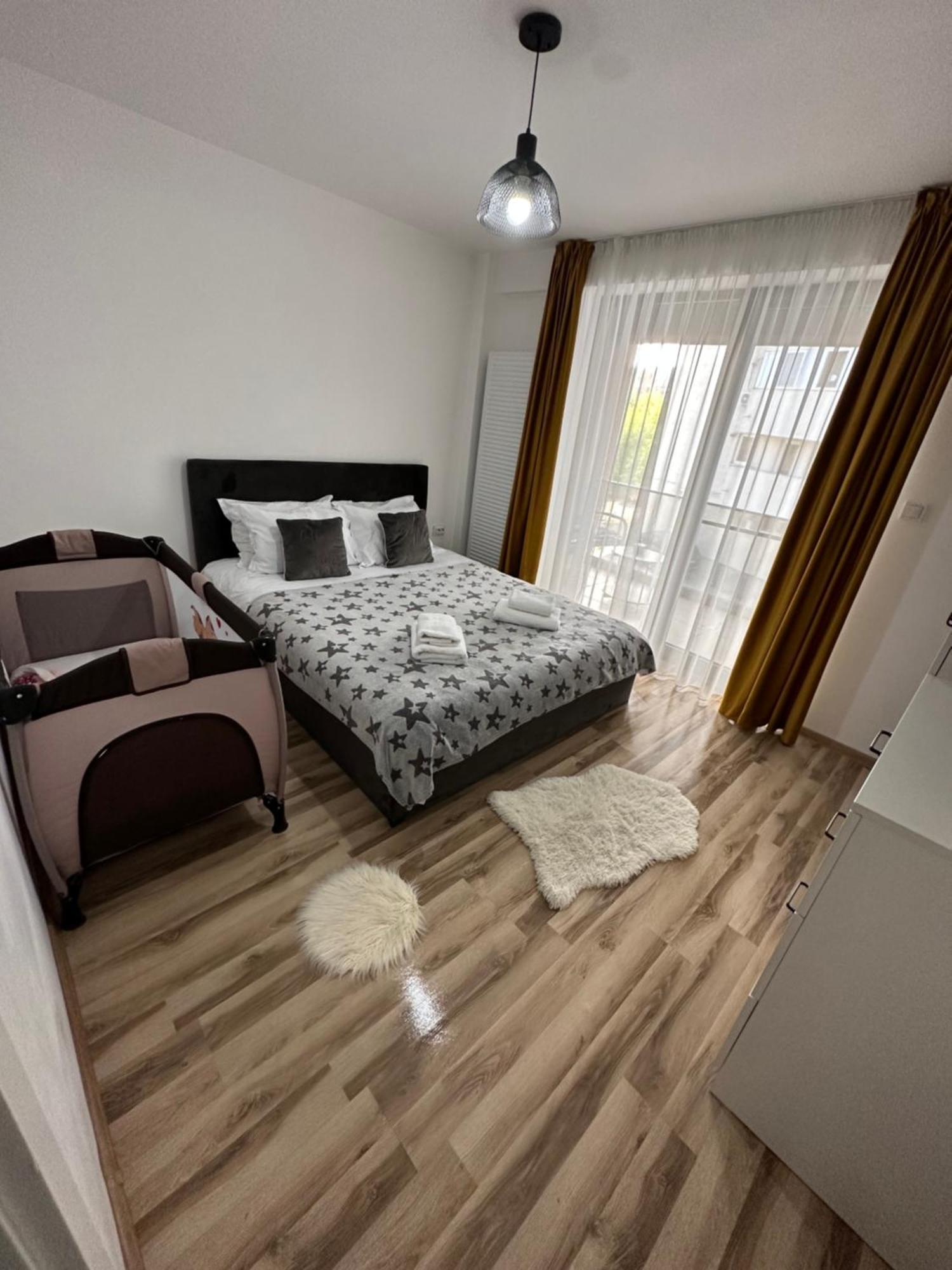 Escape Lounge Apartment Craiova Exterior photo